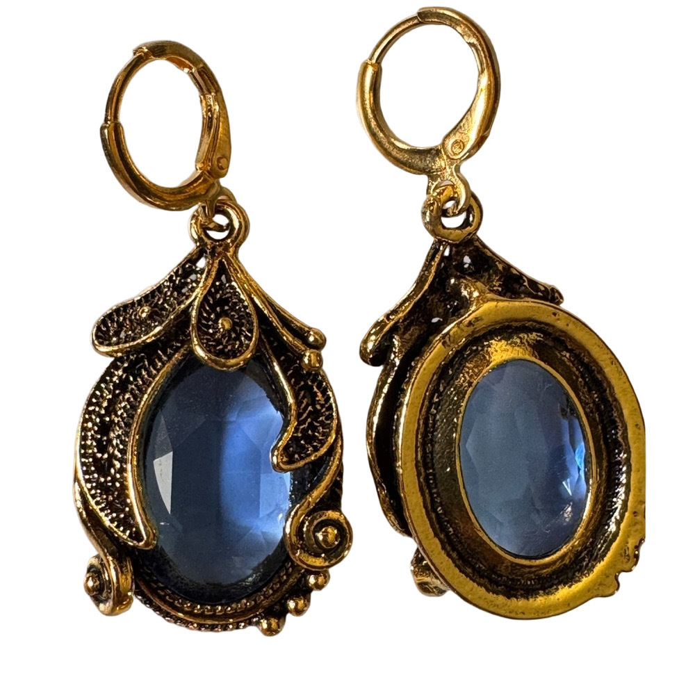 Vintage Style Gold Tone Simulated Sapphire or Amethyst Pear Shaped Earrings. - Picture 5 of 5